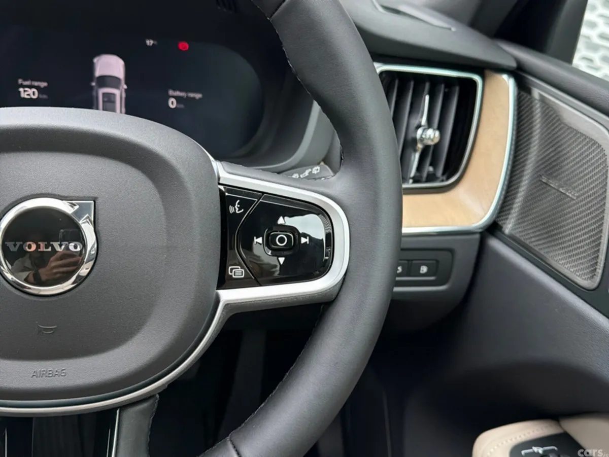Volvo XC60 SUV, Petrol Plug-in Hybrid, 2026, Blue