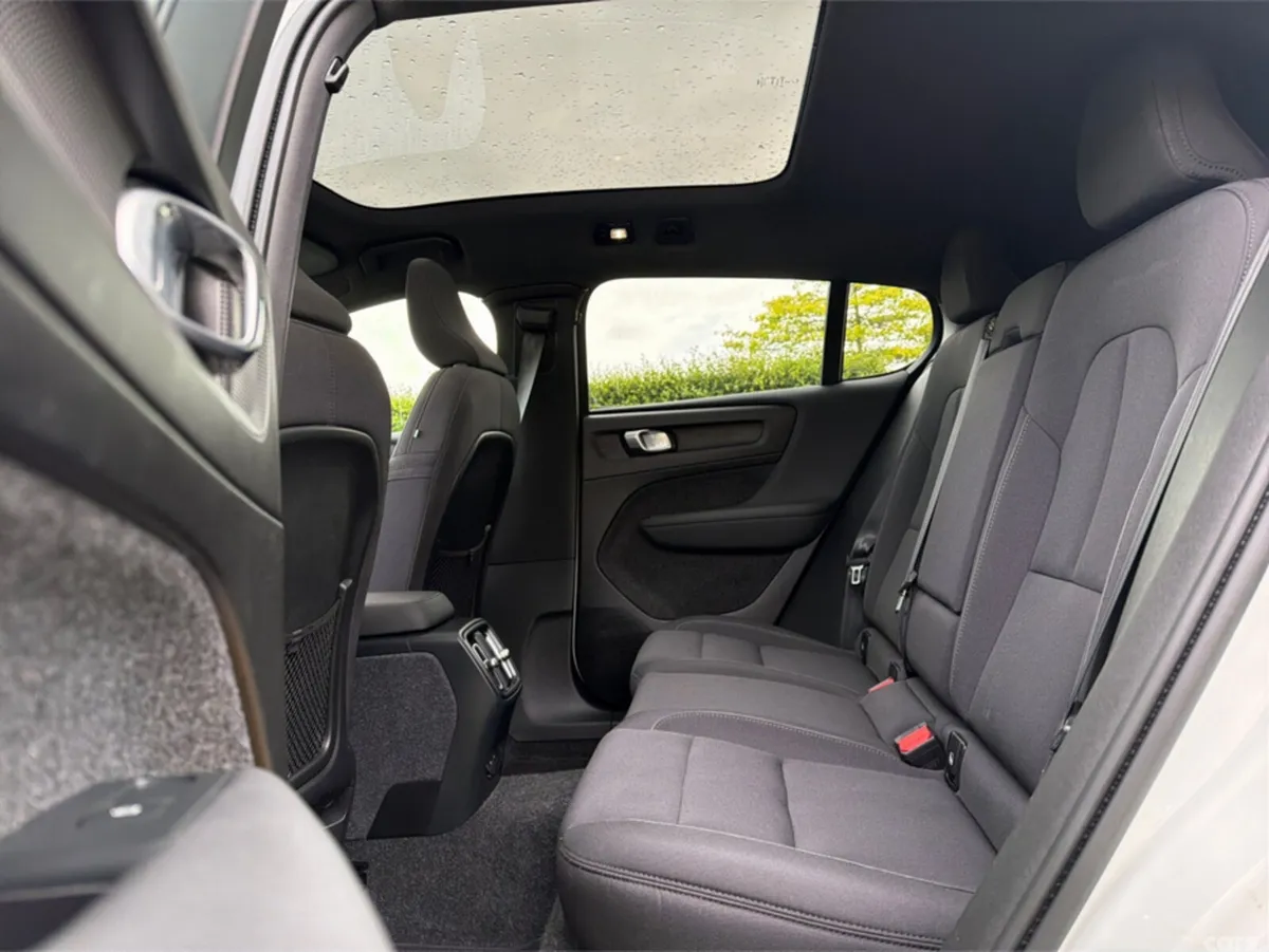 Volvo C40 Estate, Electric, 2023, White
