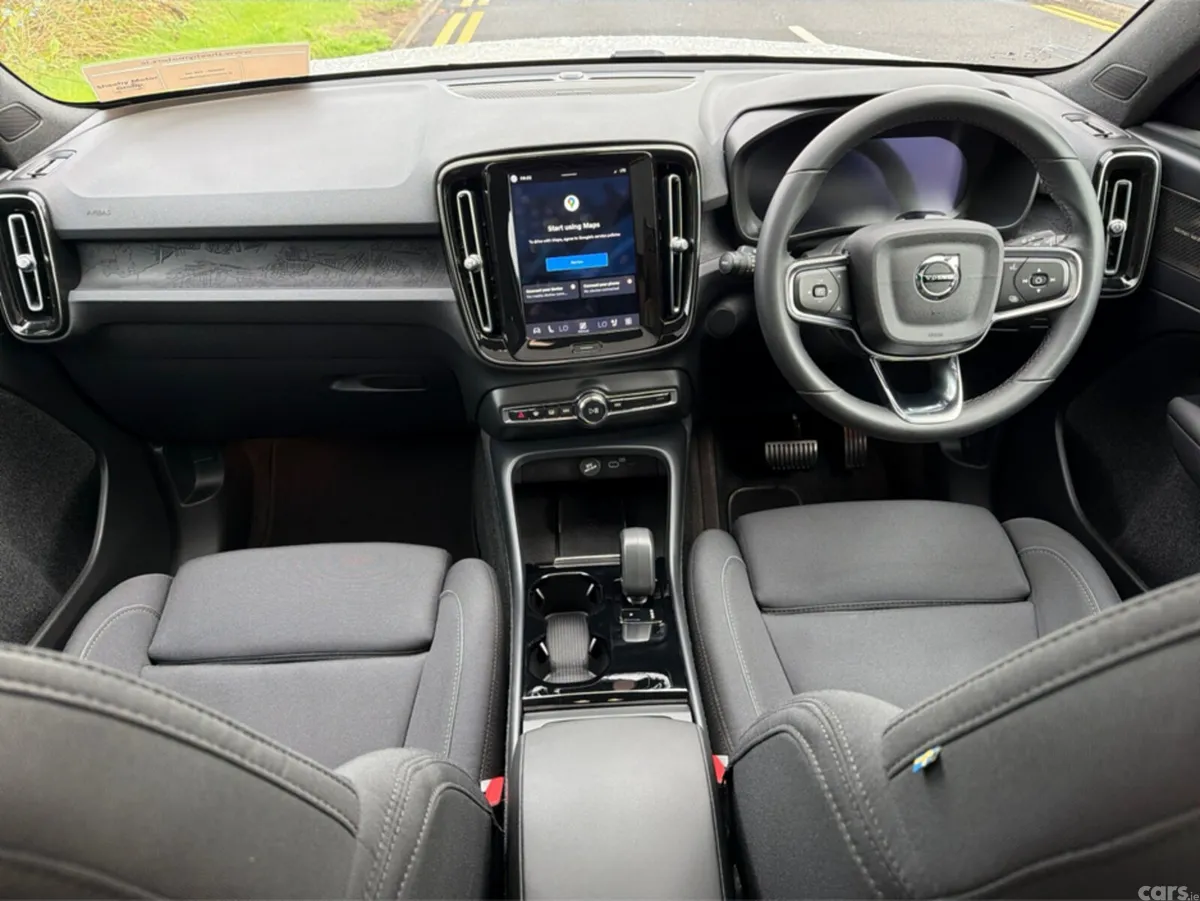 Volvo C40 Estate, Electric, 2023, White