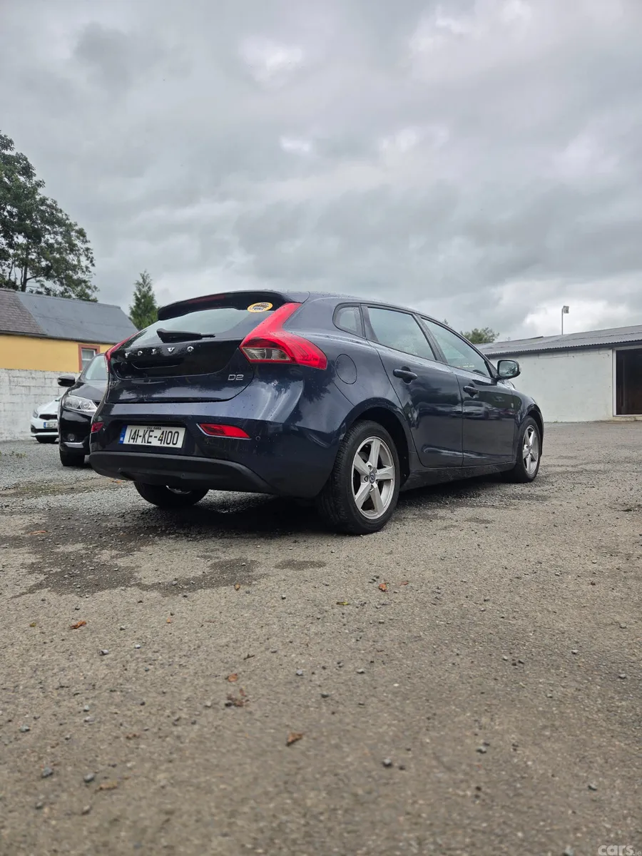Volvo V40 Hatchback, Diesel, 2014, Blue