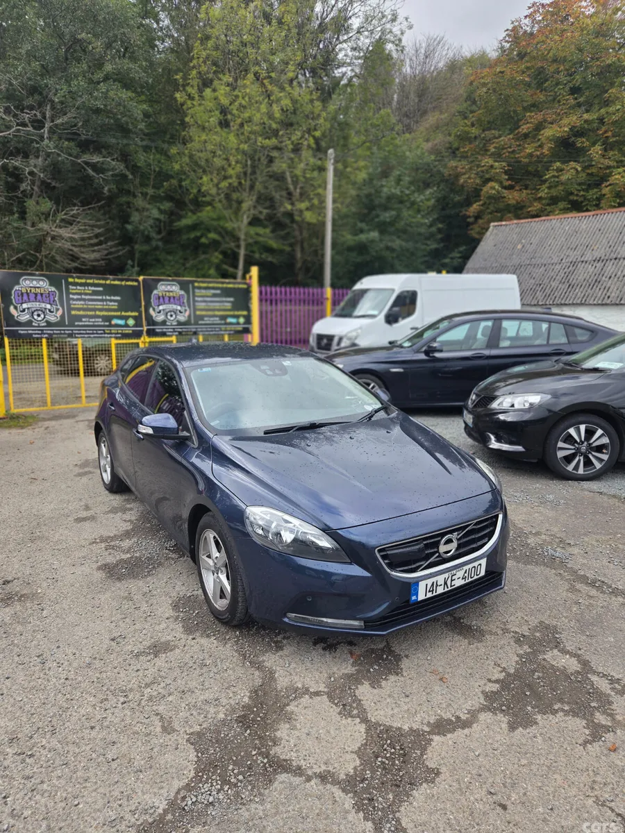 Volvo V40 Hatchback, Diesel, 2014, Blue