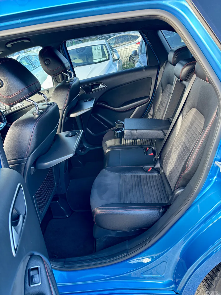 Mercedes-Benz B-Class MPV, Petrol, 2017, Blue