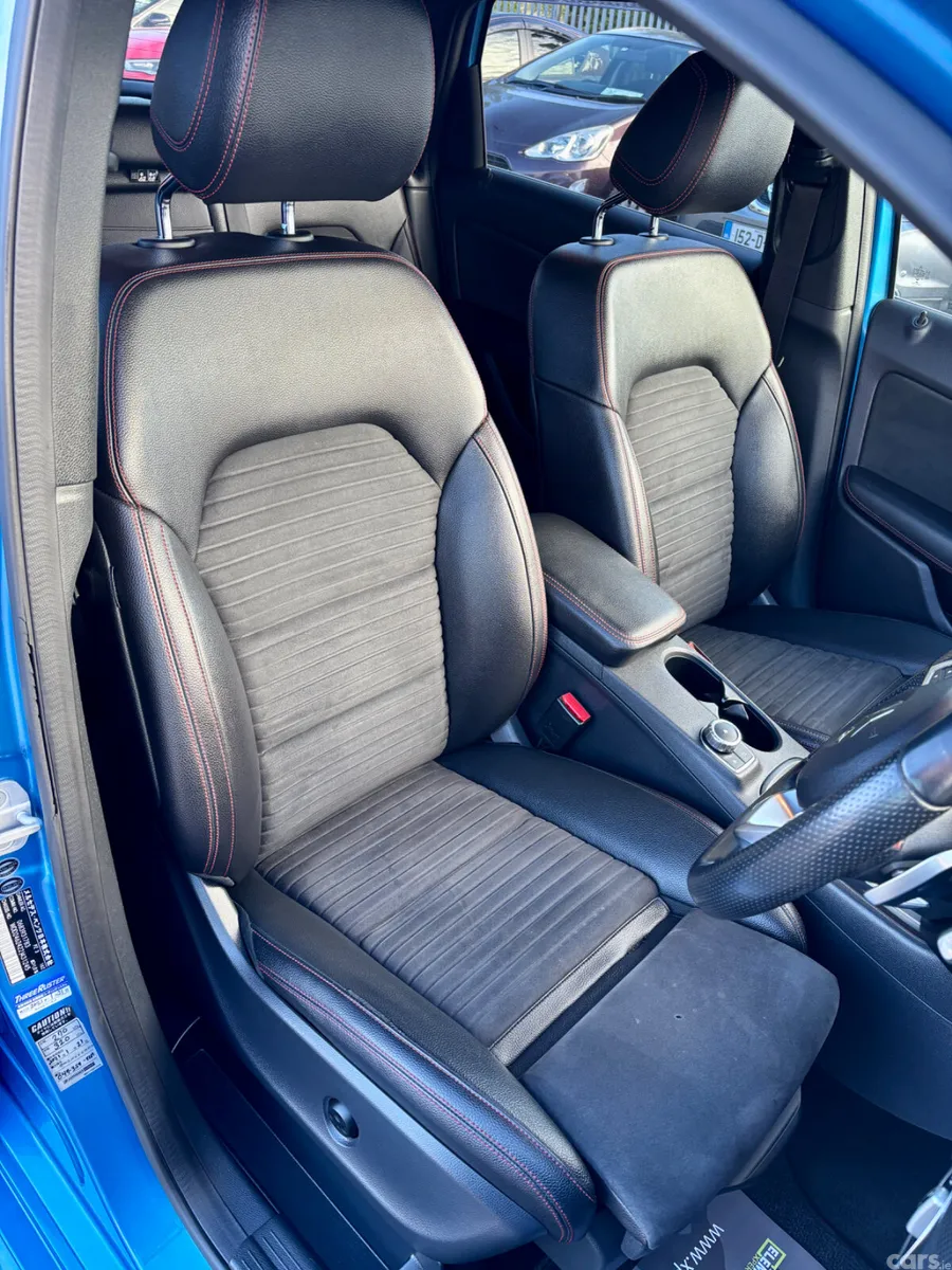 Mercedes-Benz B-Class MPV, Petrol, 2017, Blue