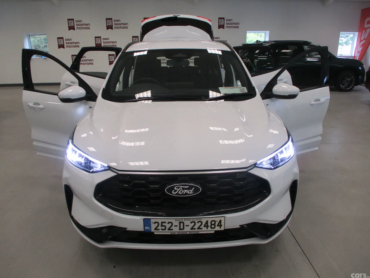Ford Kuga SUV, Petrol Plug-in Hybrid, 2025, White
