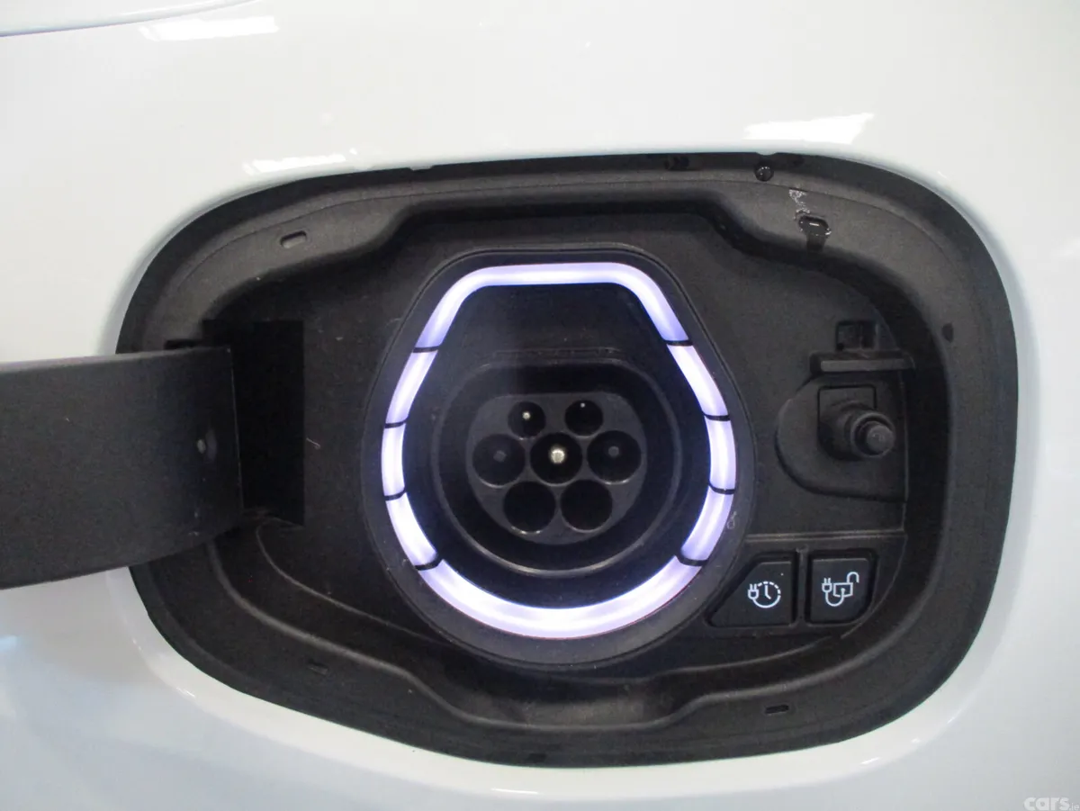 Ford Kuga SUV, Petrol Plug-in Hybrid, 2025, White