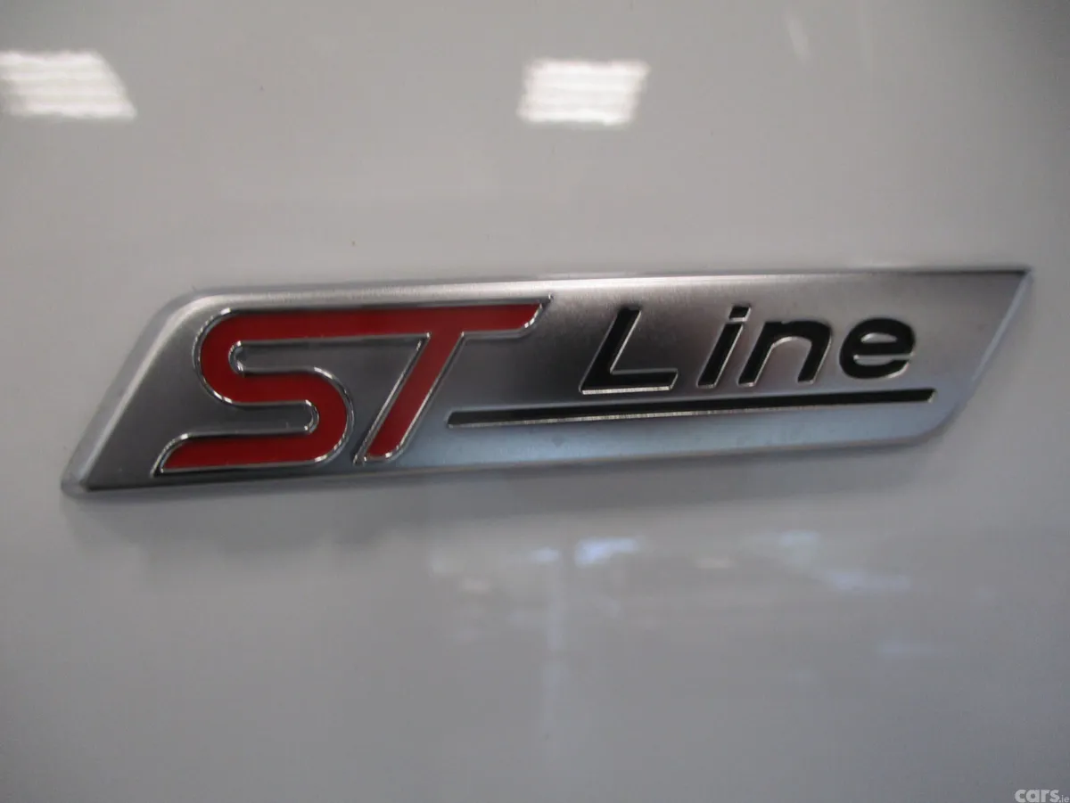 Ford Kuga SUV, Petrol Plug-in Hybrid, 2025, White