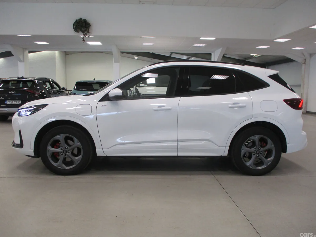 Ford Kuga SUV, Petrol Plug-in Hybrid, 2025, White