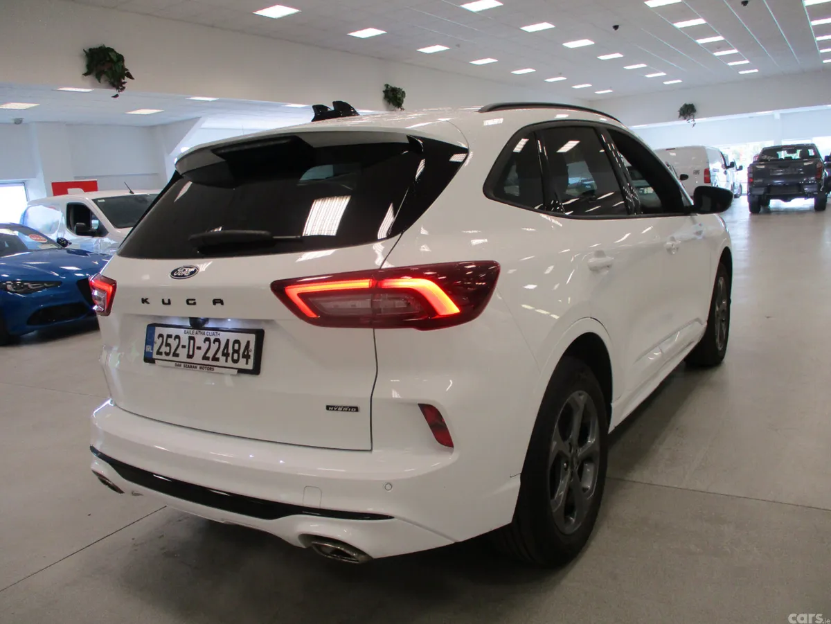 Ford Kuga SUV, Petrol Plug-in Hybrid, 2025, White