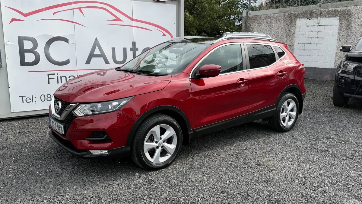 Nissan Qashqai MPV, Petrol, 2019, Red