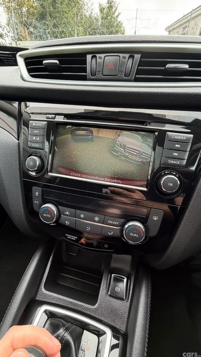 Nissan Qashqai MPV, Petrol, 2019, Red