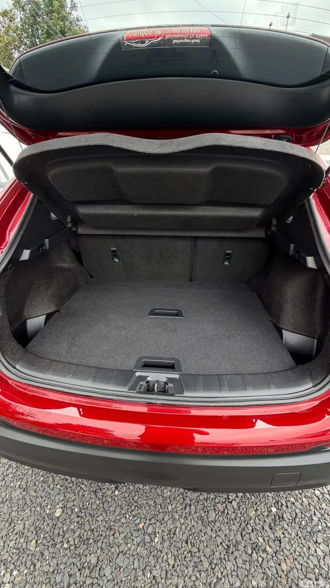 Nissan Qashqai MPV, Petrol, 2019, Red