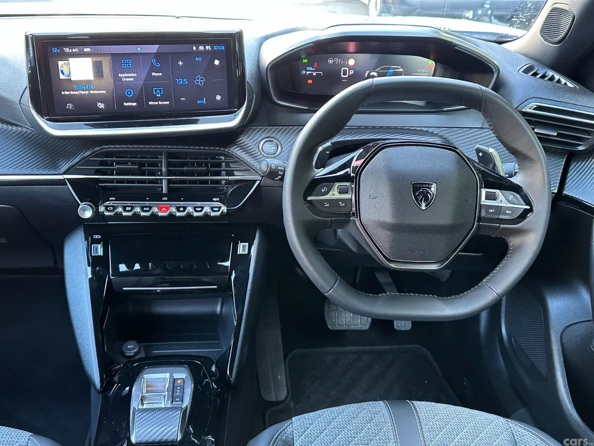 Peugeot 2008 MPV, Petrol, 2026, White
