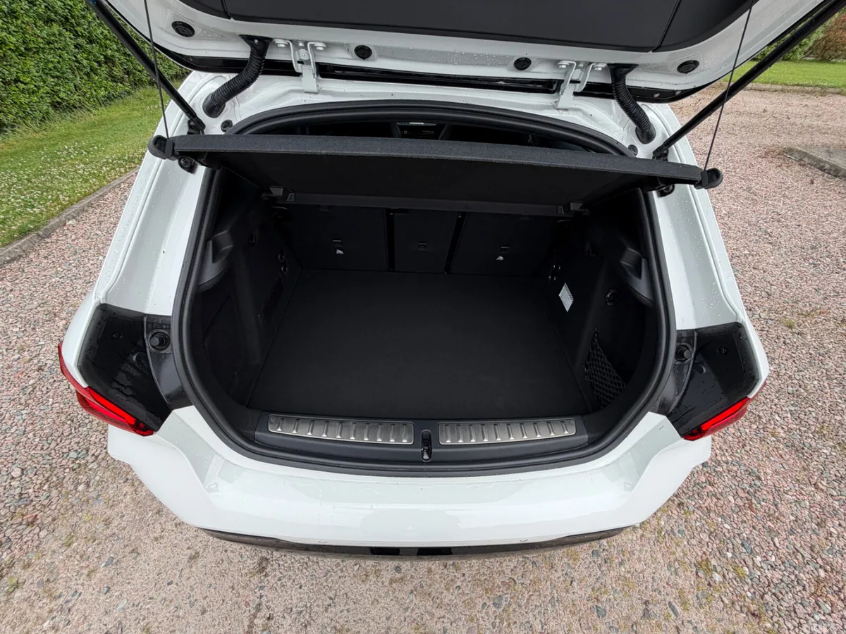 BMW 1-Series Hatchback, Petrol, 2020, White