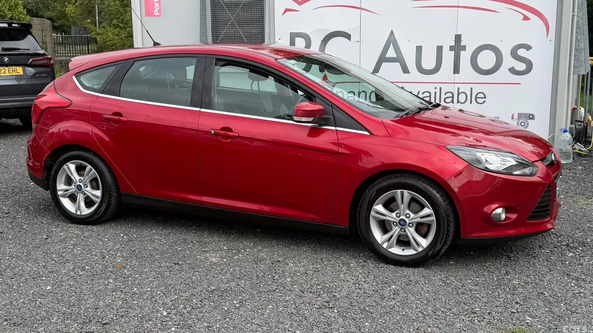 Ford Focus Hatchback, Diesel, 2014, Red