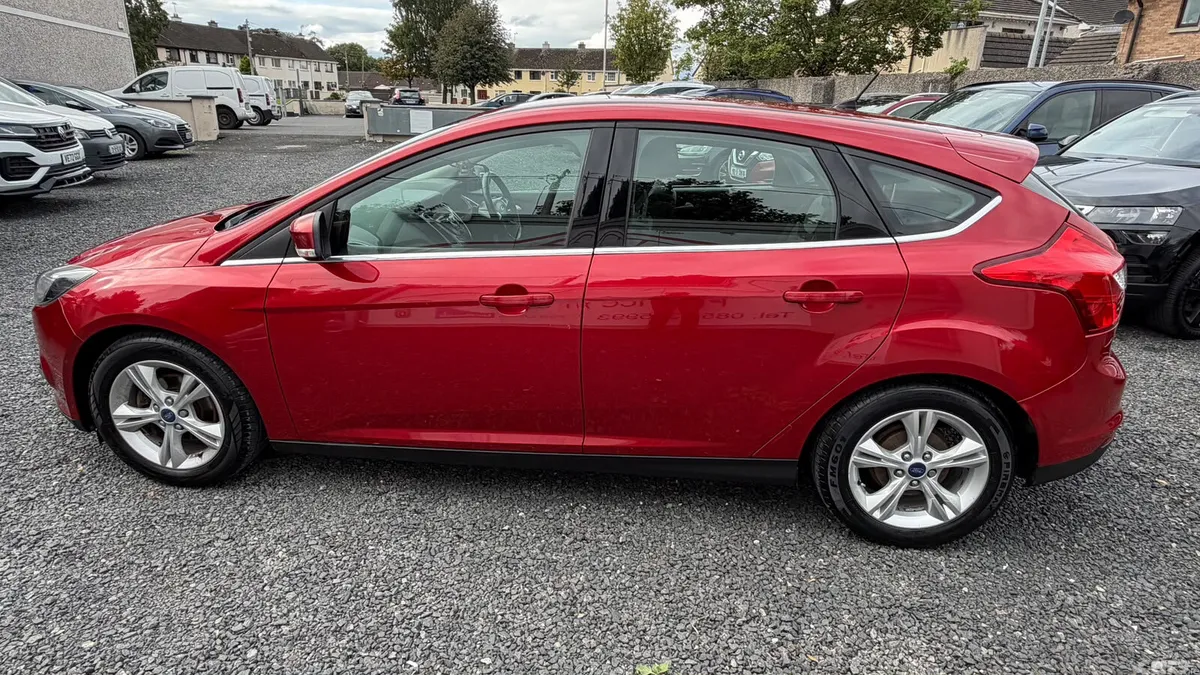 Ford Focus Hatchback, Diesel, 2014, Red