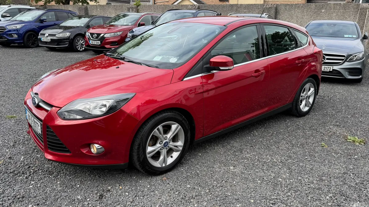 Ford Focus Hatchback, Diesel, 2014, Red