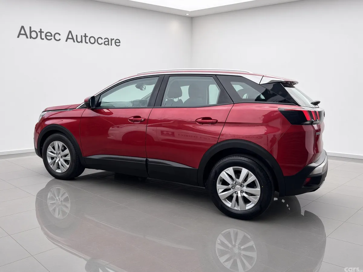 Peugeot 3008 MPV, Petrol, 2018, Red