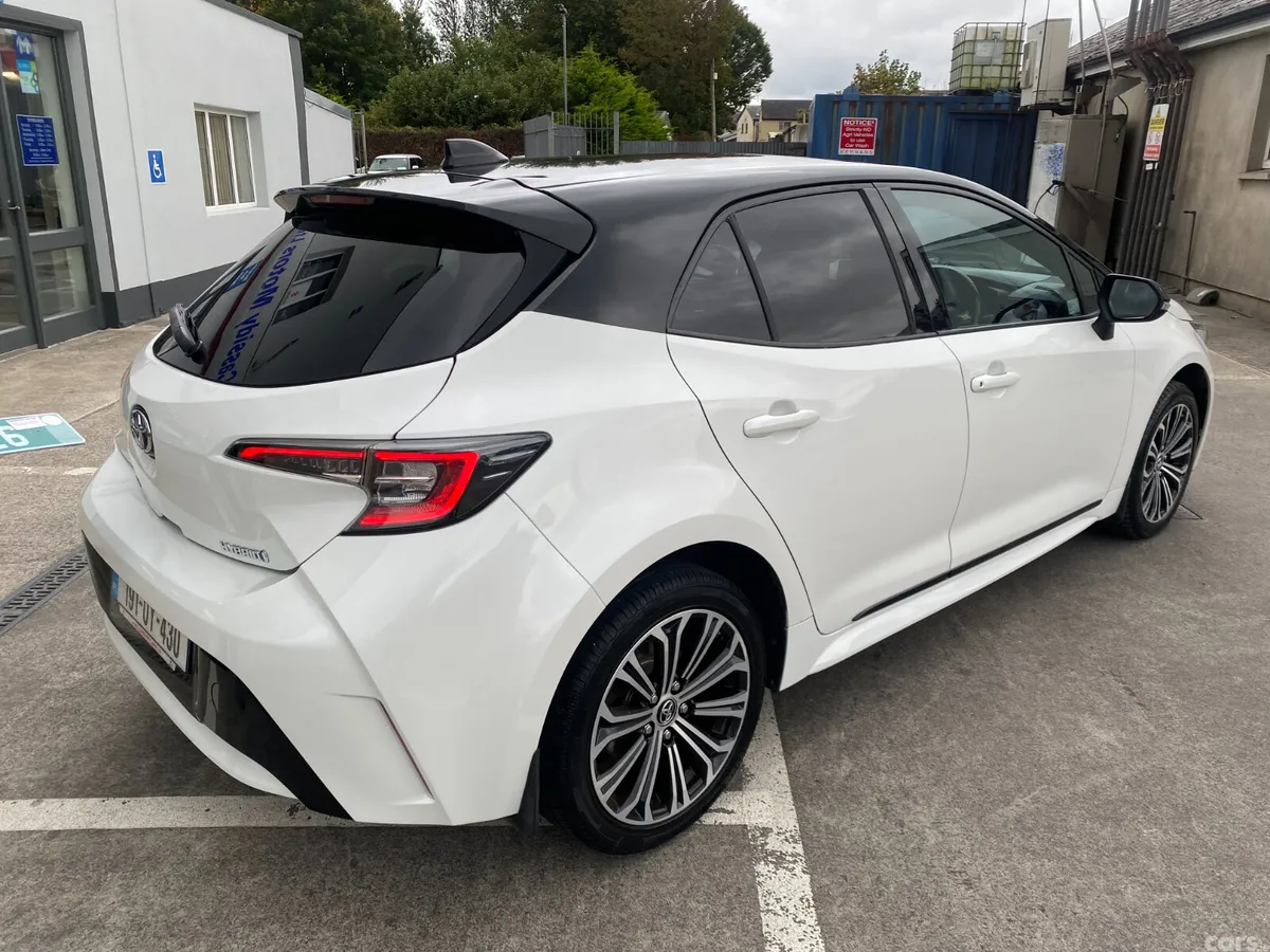 Toyota Corolla Hatchback, Petrol Hybrid, 2019, White