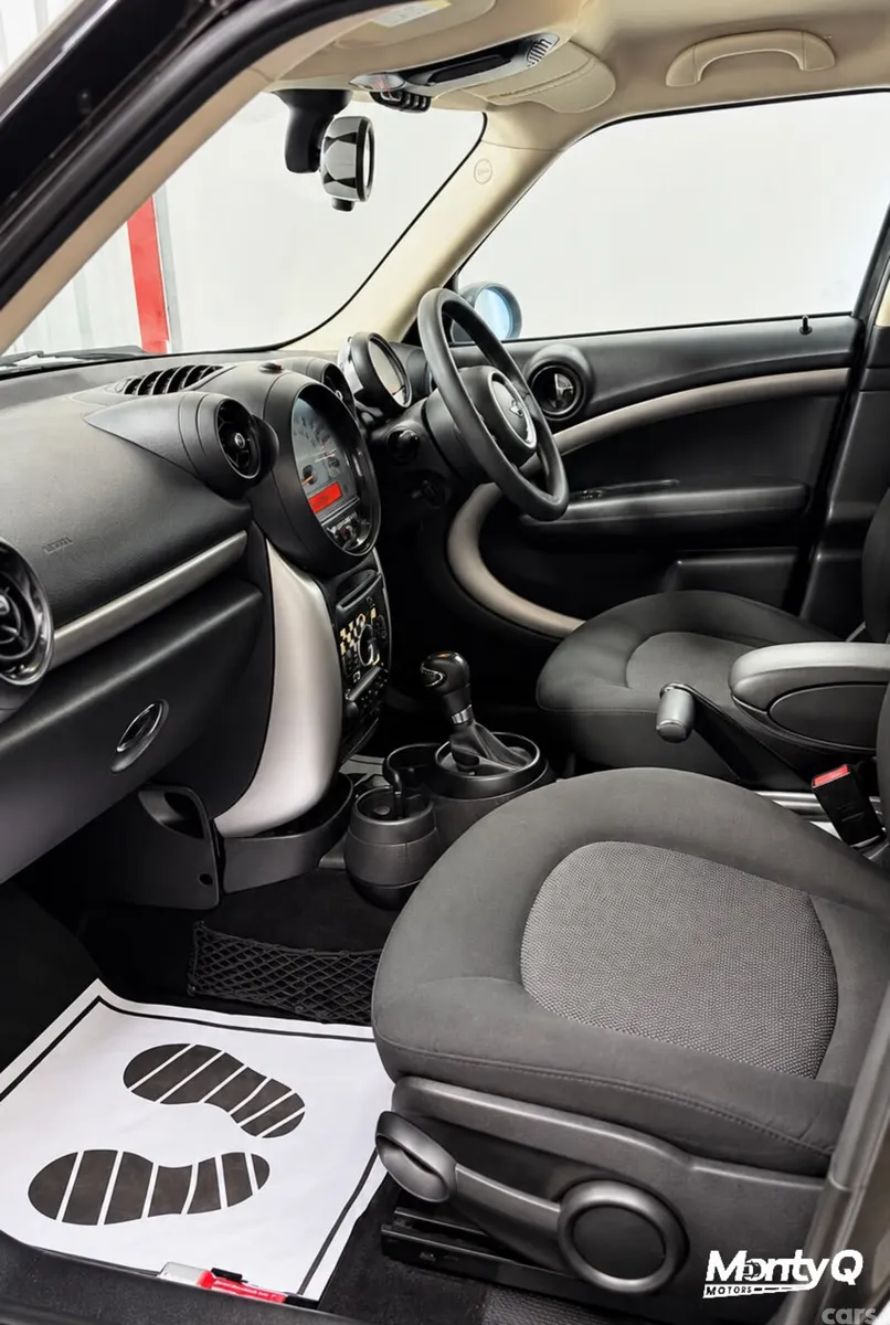 Mini Cooper Hatchback, Diesel, 2014, Black
