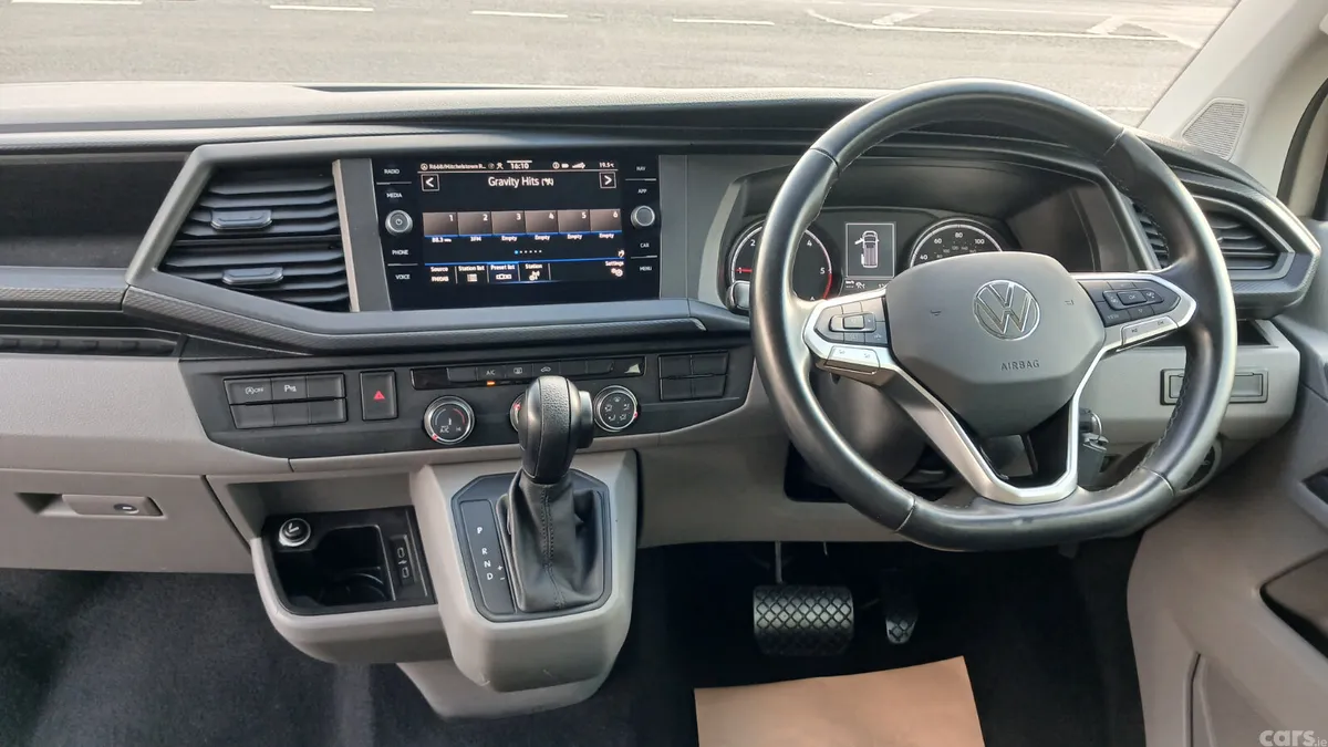 Volkswagen Transporter MPV, Diesel, 2022, Grey
