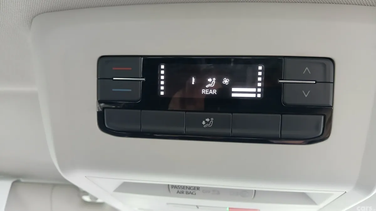Volkswagen Transporter MPV, Diesel, 2022, Grey