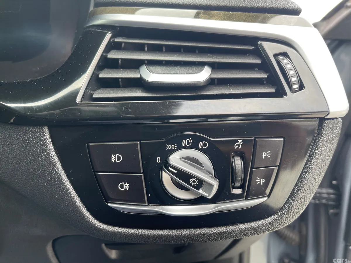 BMW 5-Series Saloon, Petrol Plug-in Hybrid, 2020, Grey