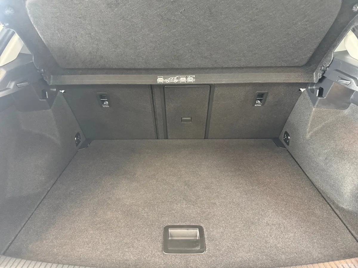 Volkswagen T-Roc SUV, Diesel, 2021, White