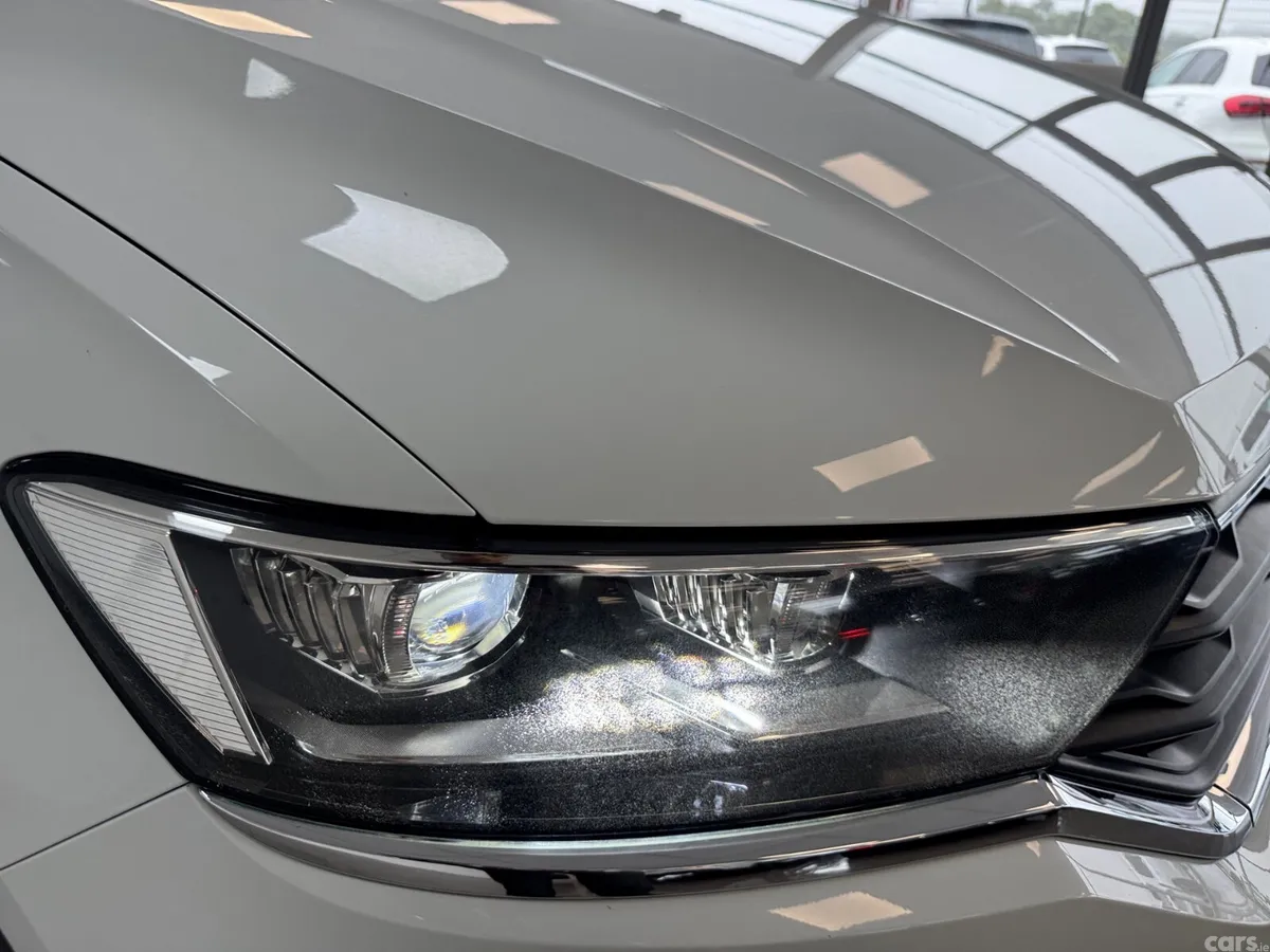 Volkswagen T-Roc SUV, Diesel, 2021, White