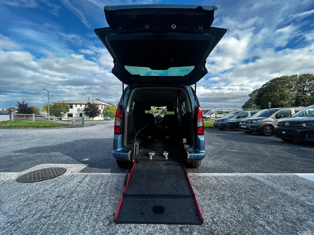 Peugeot Partner MPV, Diesel, 2017, Blue