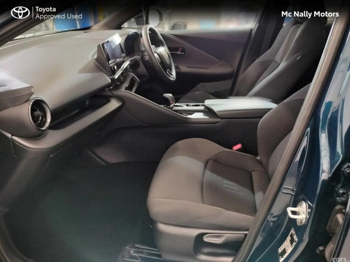 Toyota C-HR SUV, Petrol Hybrid, 2024, Blue