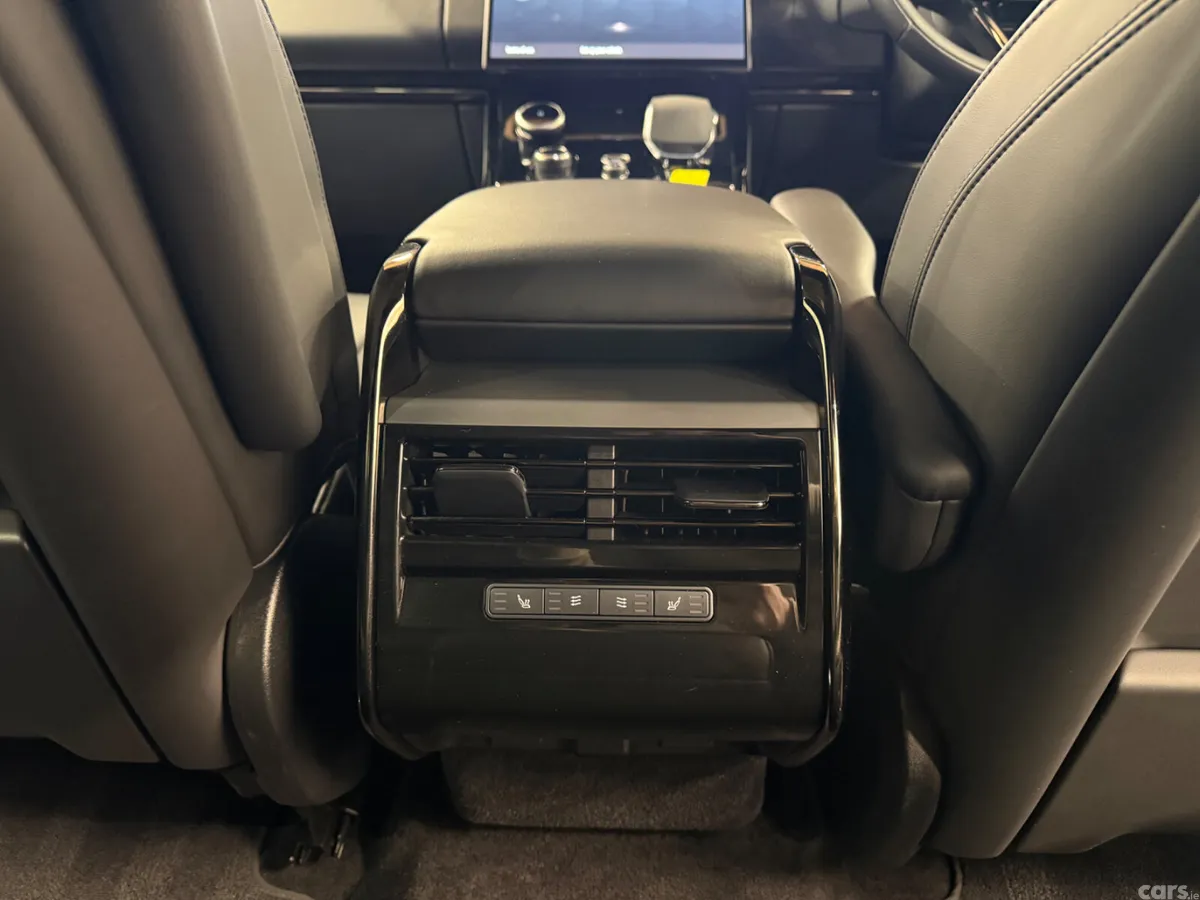 Land Rover Range Rover SUV, Petrol Hybrid, 2023, Black