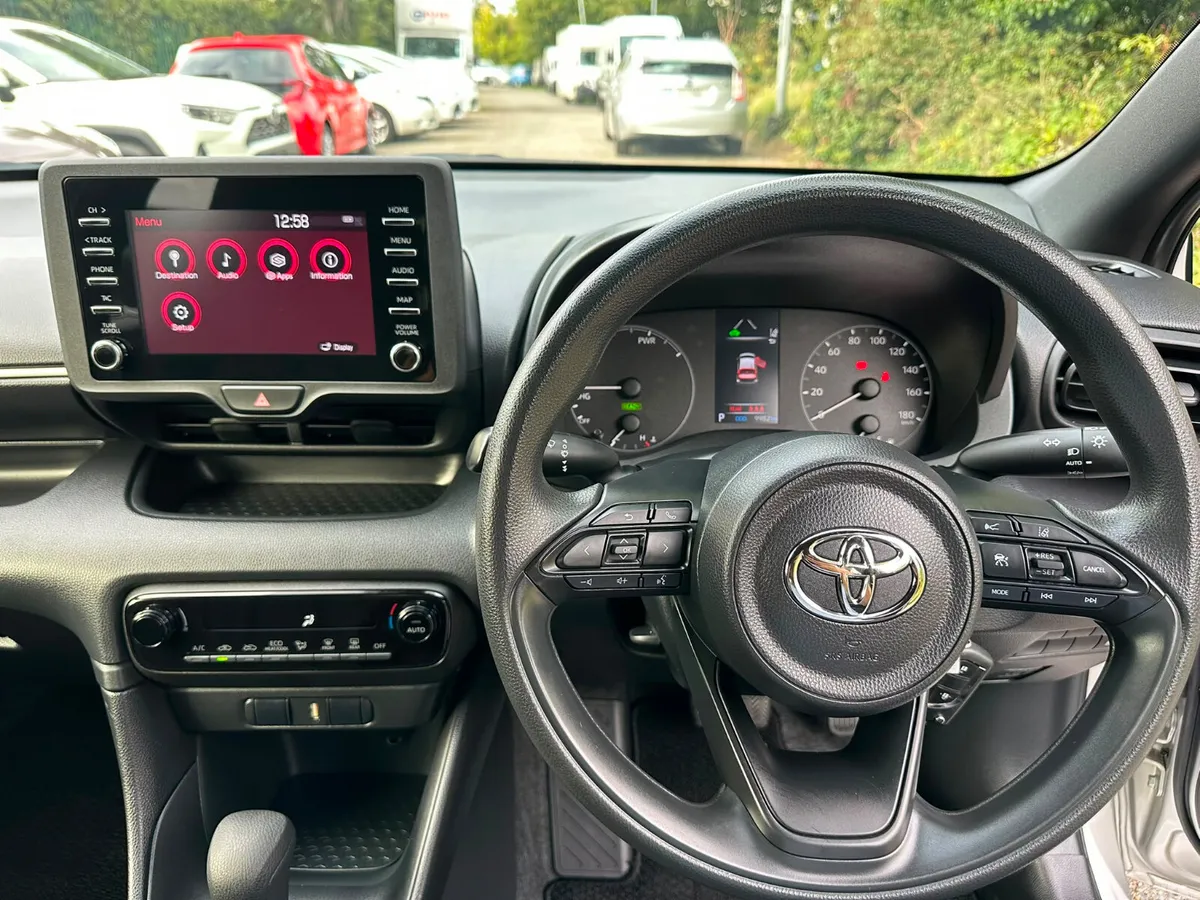 Toyota Yaris Hatchback, Petrol Hybrid, 2020, Silver