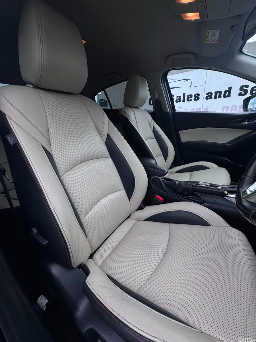 Mazda Mazda3 Hatchback, Diesel, 2015, Black