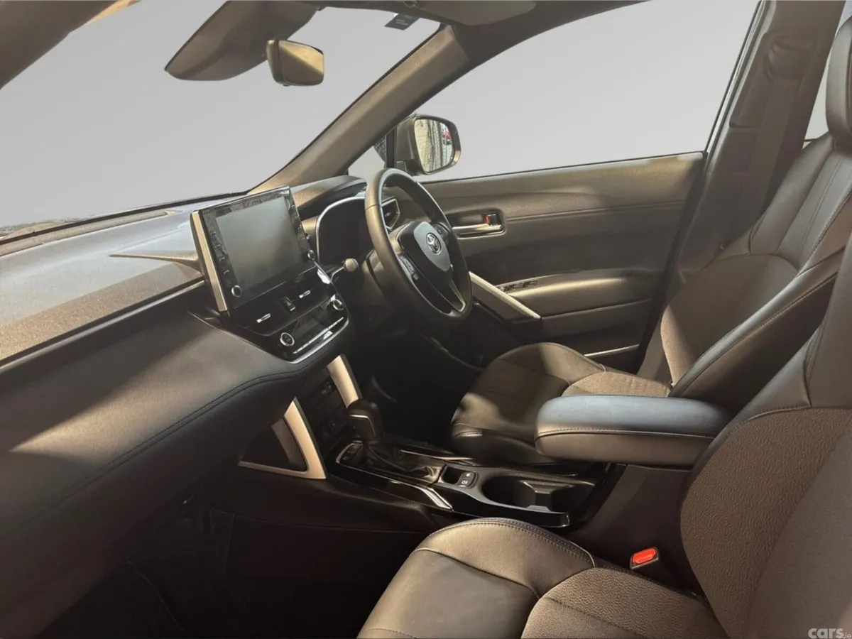 Toyota Corolla Cross MPV, Petrol Hybrid, 2023, Black