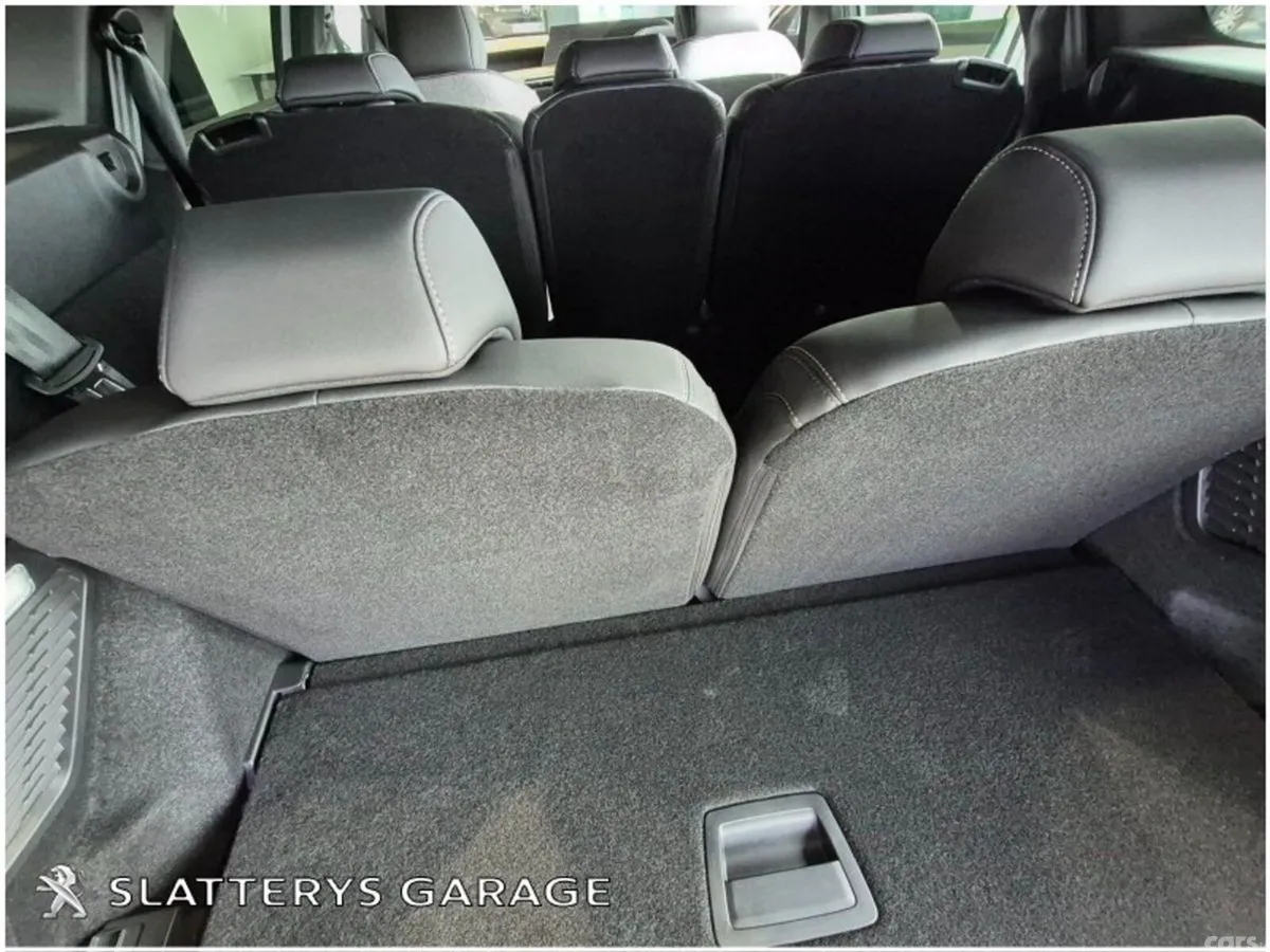 Peugeot 5008 MPV, Electric, 2026, Black