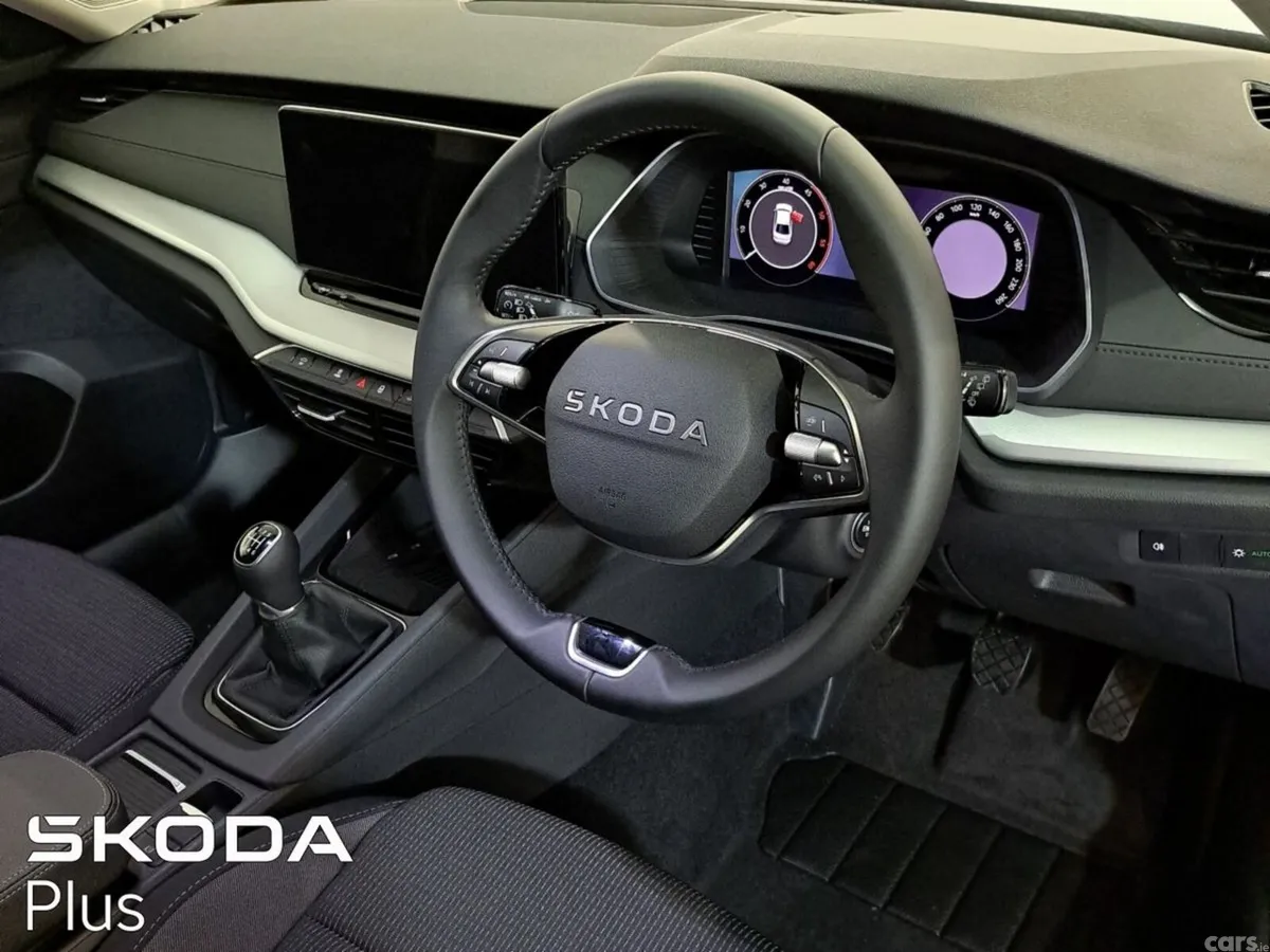 Skoda Octavia Saloon, Diesel, 2026, Blue