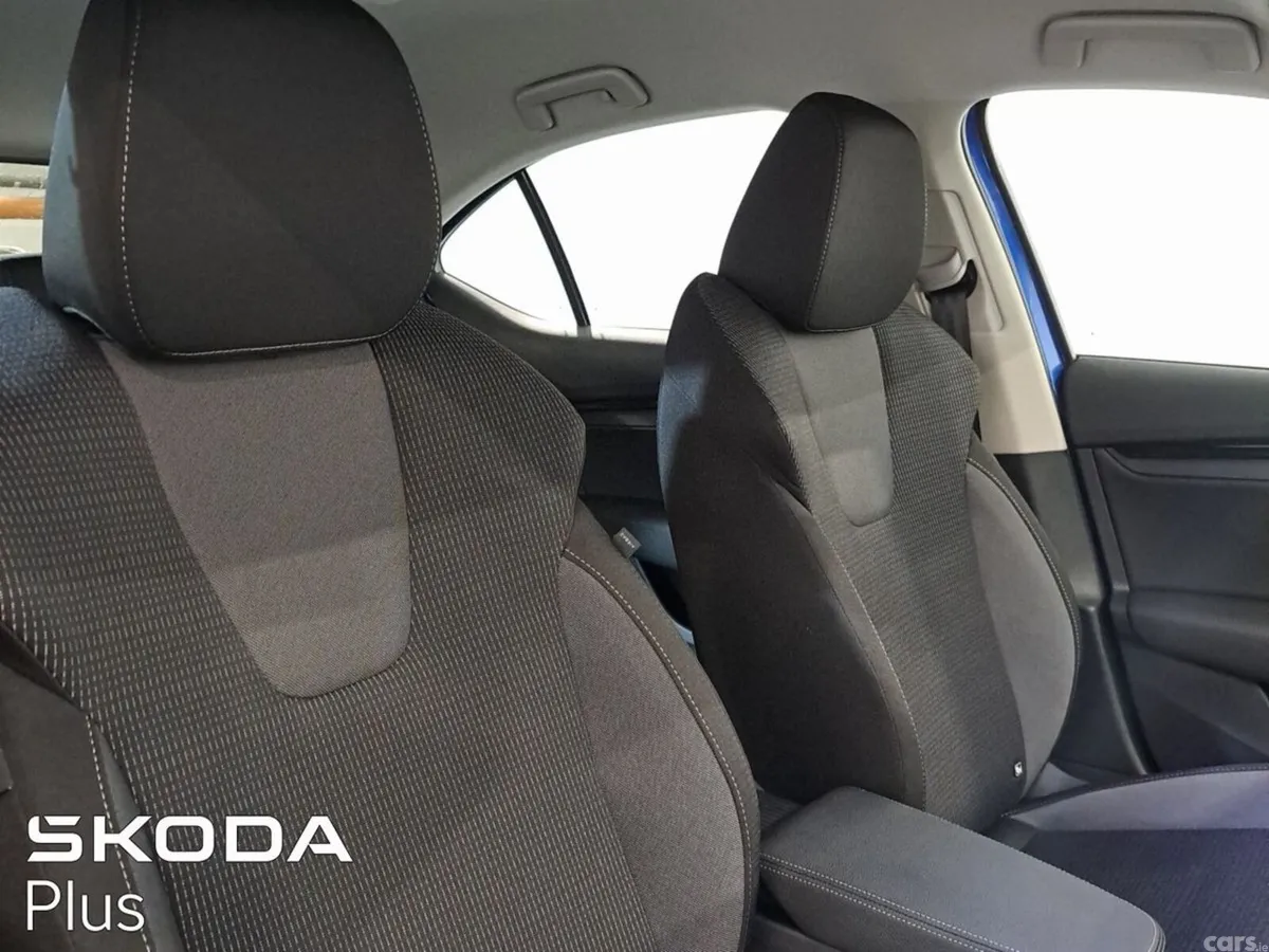 Skoda Octavia Saloon, Diesel, 2026, Blue