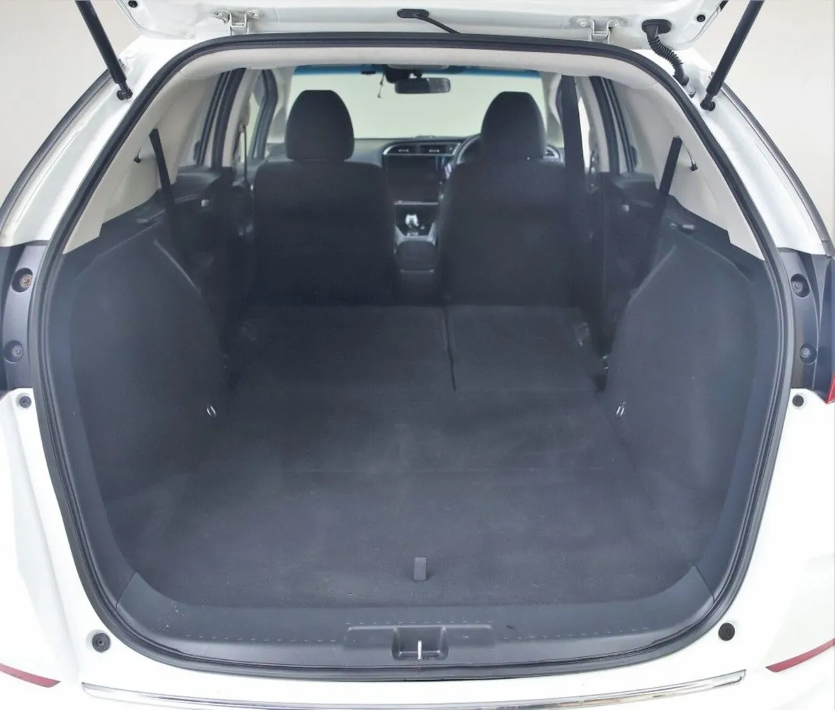 Honda Shuttle MPV, Petrol Hybrid, 2020, White