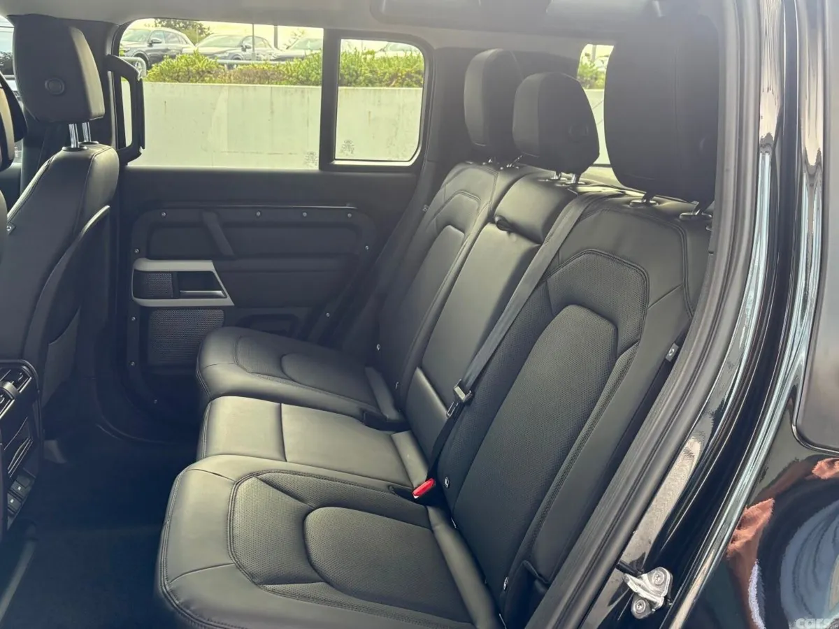 Land Rover Defender SUV, Petrol Plug-in Hybrid, 2024, Black