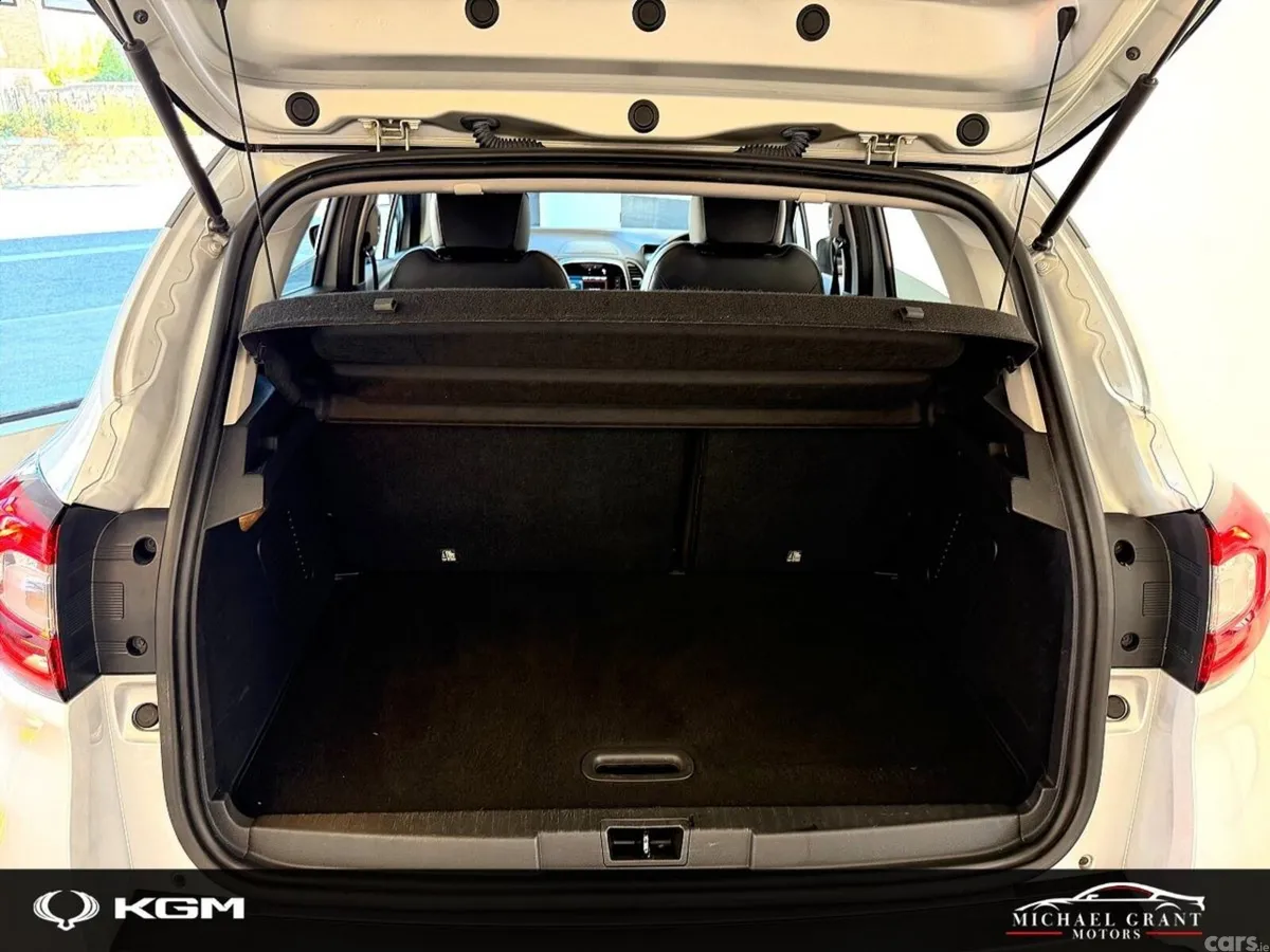 Renault Captur SUV, Diesel, 2019, Silver
