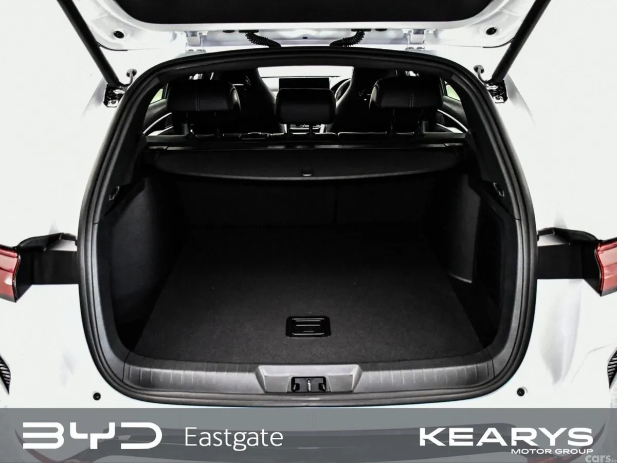 BYD SEAL U Hatchback, Petrol Plug-in Hybrid, 2026, White