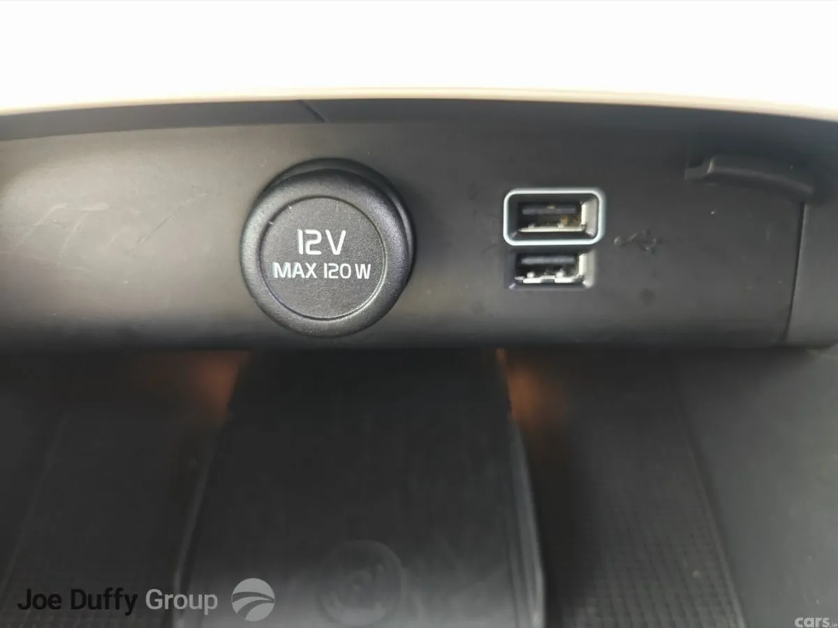 Volvo XC40 Estate, Petrol Plug-in Hybrid, 2021, Blue