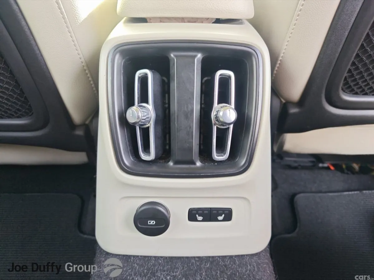 Volvo XC40 Estate, Petrol Plug-in Hybrid, 2021, Blue