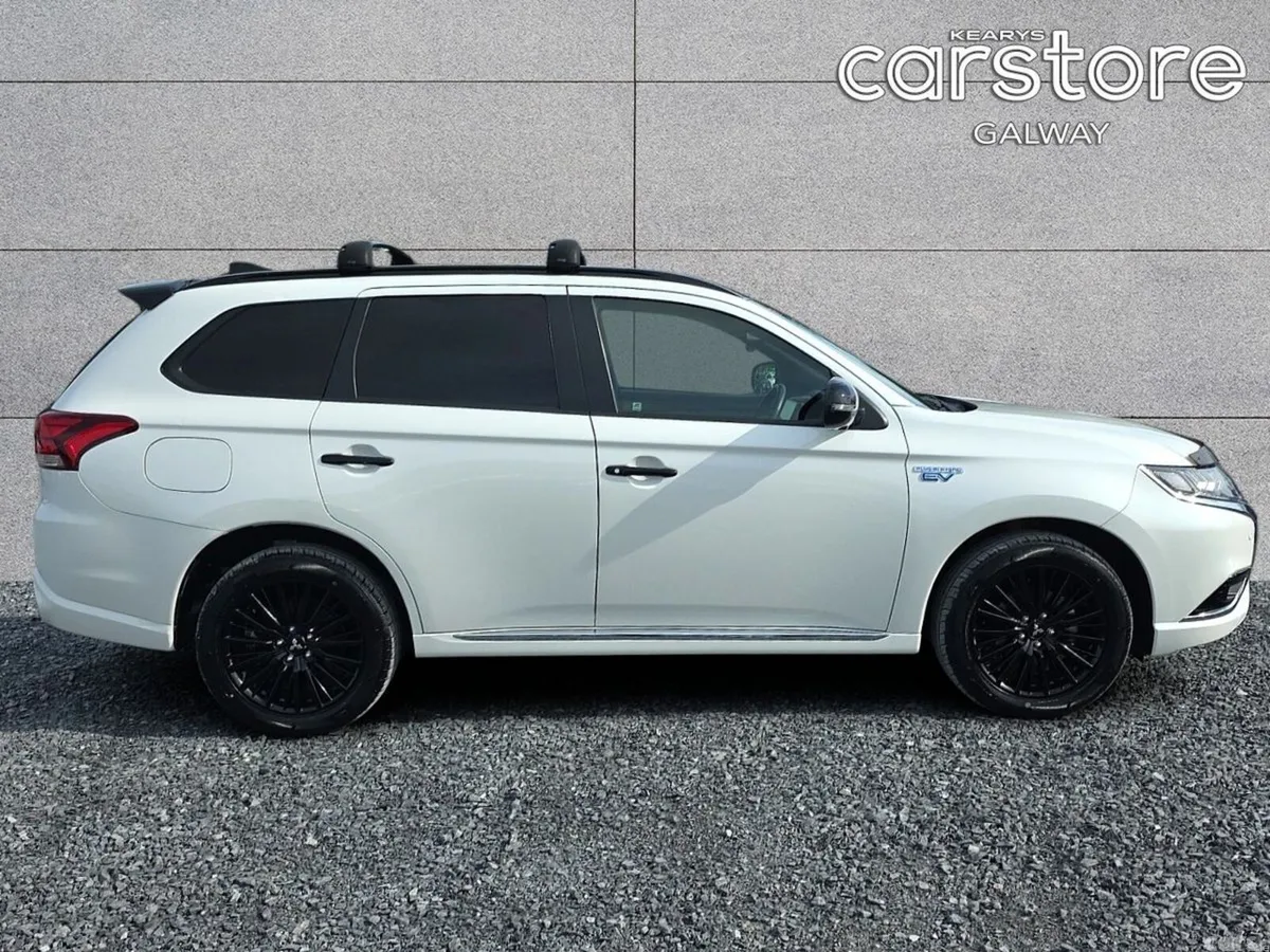 Mitsubishi Outlander SUV, Petrol Plug-in Hybrid, 2021, White