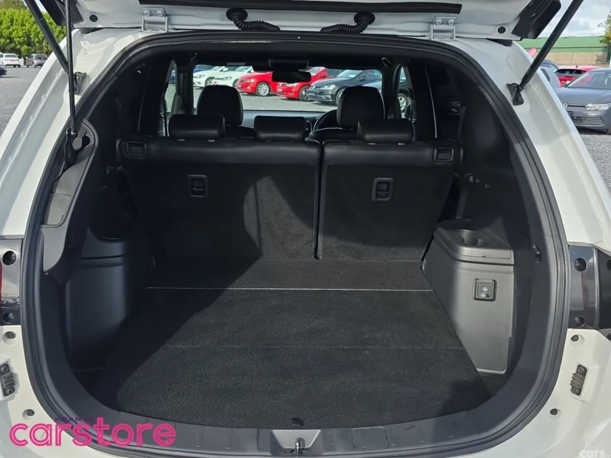 Mitsubishi Outlander SUV, Petrol Plug-in Hybrid, 2021, White