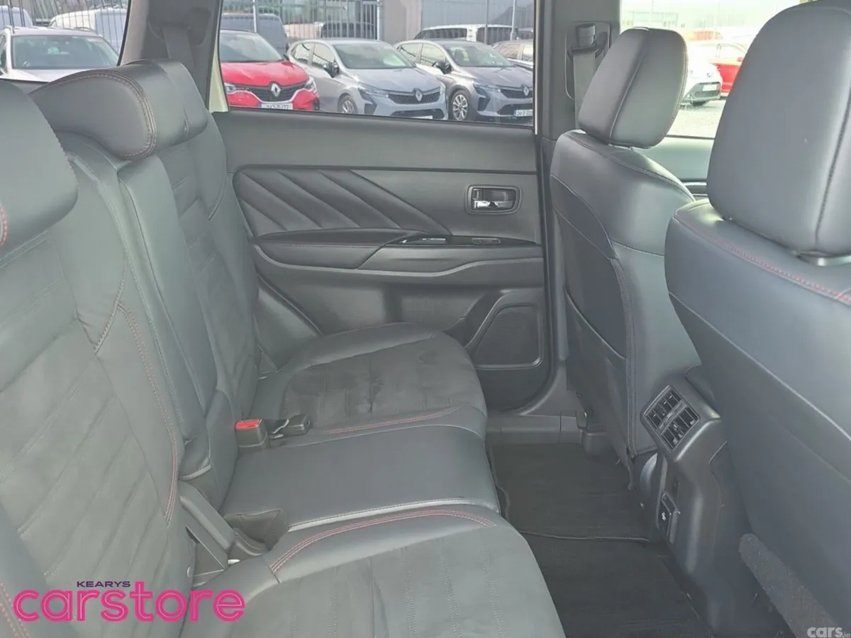 Mitsubishi Outlander SUV, Petrol Plug-in Hybrid, 2021, White
