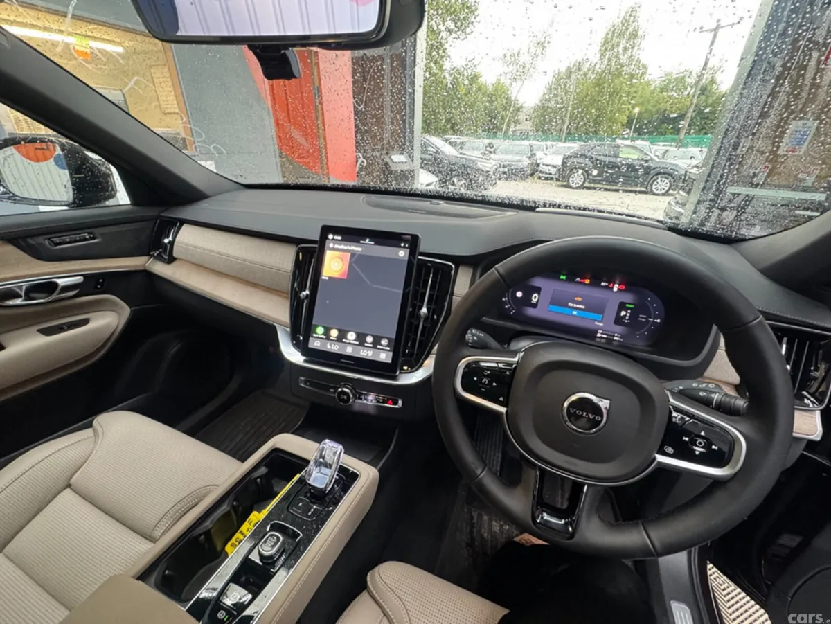 Volvo XC90 SUV, Petrol Hybrid, 2025, Purple
