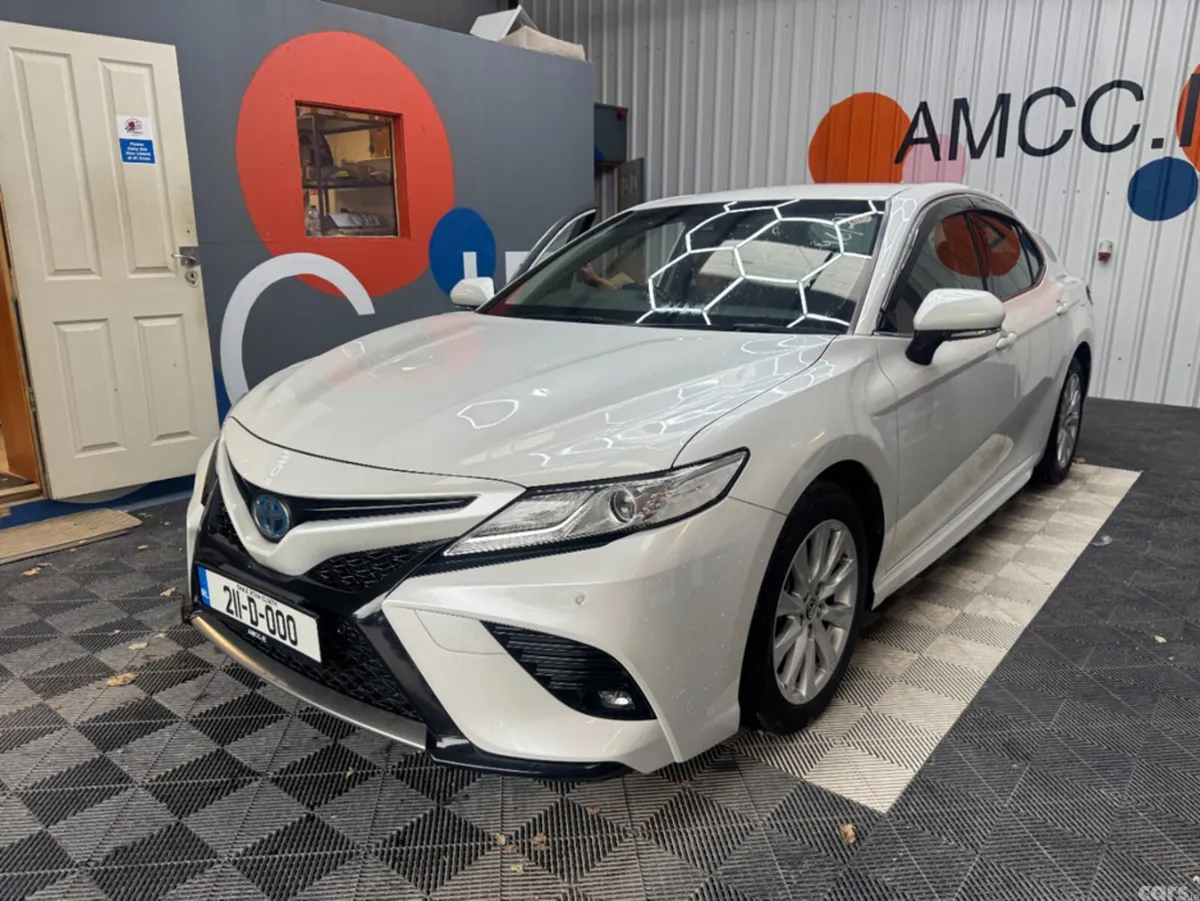 Toyota Camry Saloon, Petrol Hybrid, 2021, White