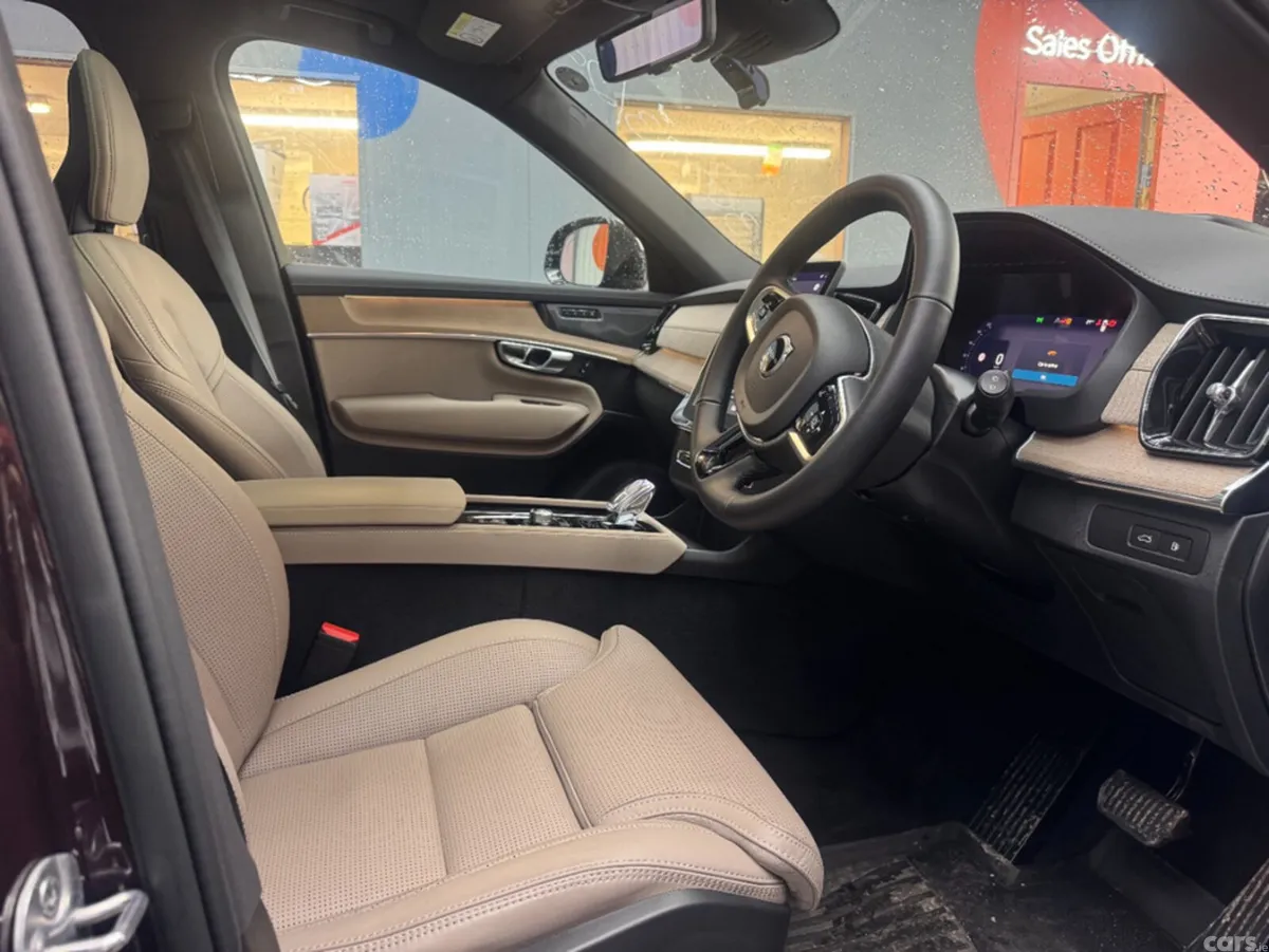 Volvo XC90 SUV, Petrol Hybrid, 2025, Purple