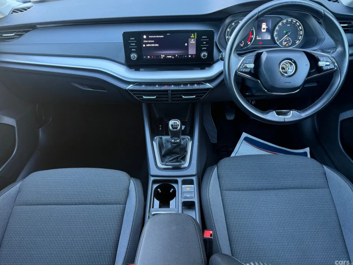 Skoda Octavia Saloon, Petrol, 2024, Blue